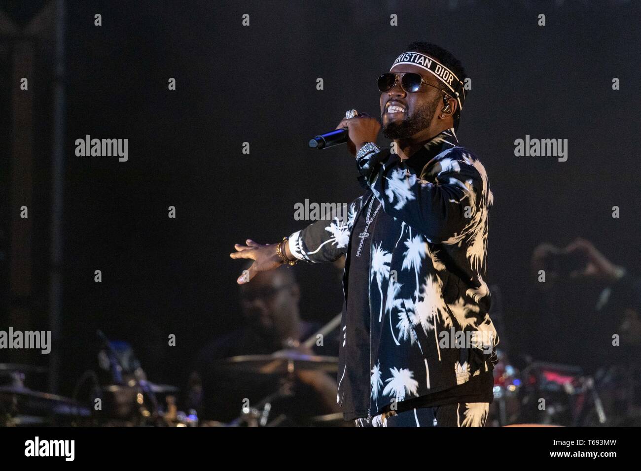 Aprile 27, 2019 - Virginia Beach, Virginia, Stati Uniti - DIDDY (SEAN PETTINI) durante la cerimonia inaugurale qualcosa in acqua Music Festival in Virginia Beach, Virginia (credito Immagine: © Daniel DeSlover/ZUMA filo) Foto Stock