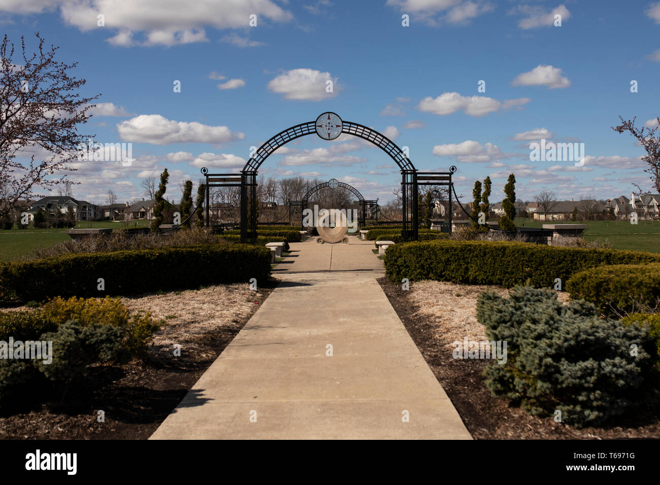 Campbell Crossing presso i Coxhall Gardens, un parco a Carmel, Indiana, Stati Uniti. Foto Stock