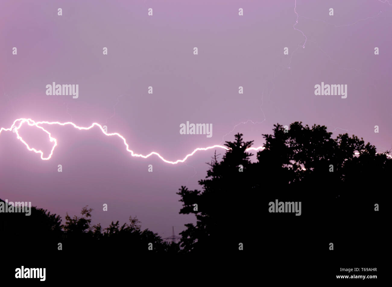 Tempesta con i fulmini Foto Stock