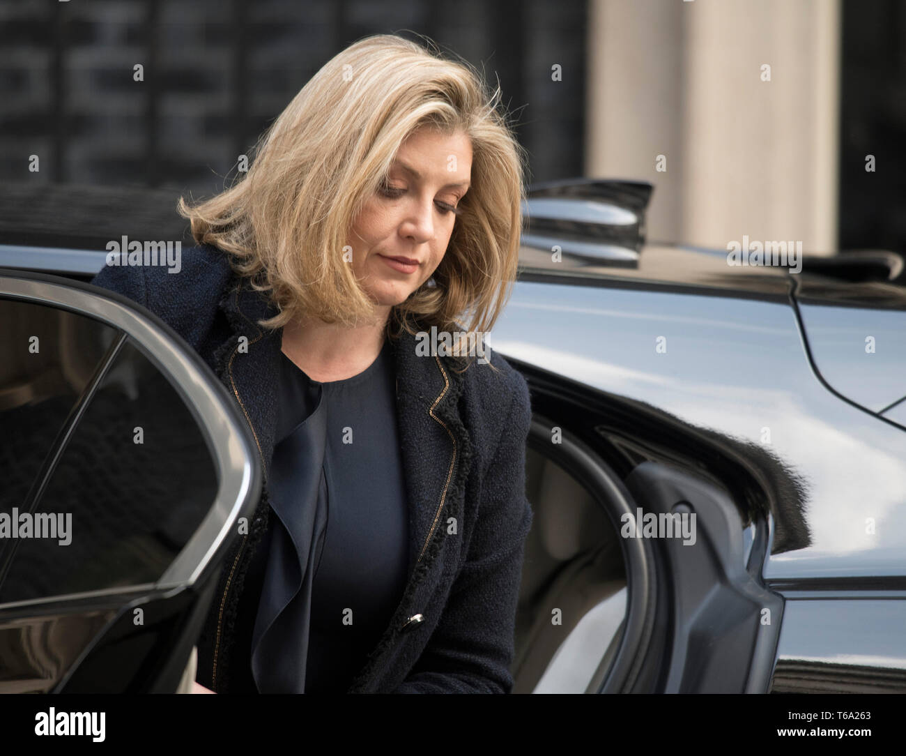 A Downing Street, Londra, Regno Unito. Il 30 aprile 2019. Penny Mordaunt, Segretario di Stato per lo Sviluppo Internazionale, Sviluppo Internazionale segretario a Downing Street per settimanale riunione del gabinetto. Credito: Malcolm Park/Alamy Live News. Foto Stock