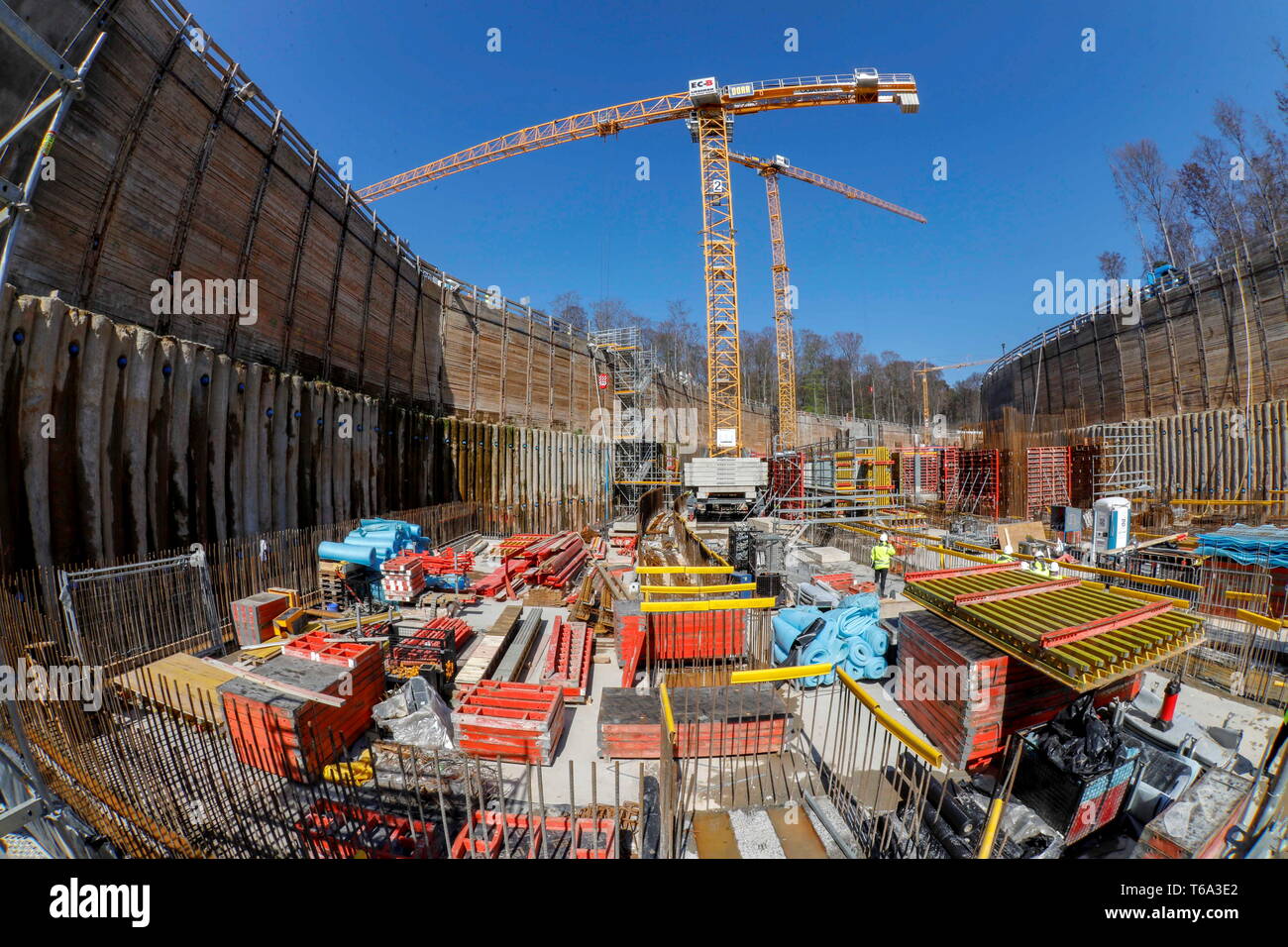 Darmstadt, Germania. Xi Apr, 2019. Il cantiere per la costruzione della  struttura dell'acceleratore di particelle "equo". Una giuria di esperti  internazionali ha confermato una più recente stima di costo di una gestione