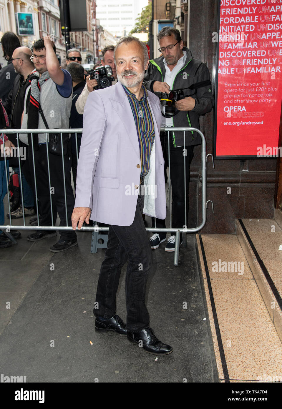 Londra, Regno Unito. 30 apr, 2019. Graham Norton assiste il 'man di La Mancha " apertura notturna al London Coliseum il 30 aprile 2019 a Londra, Regno Unito. Credito: Gary Mitchell, GMP Media/Alamy Live News Foto Stock