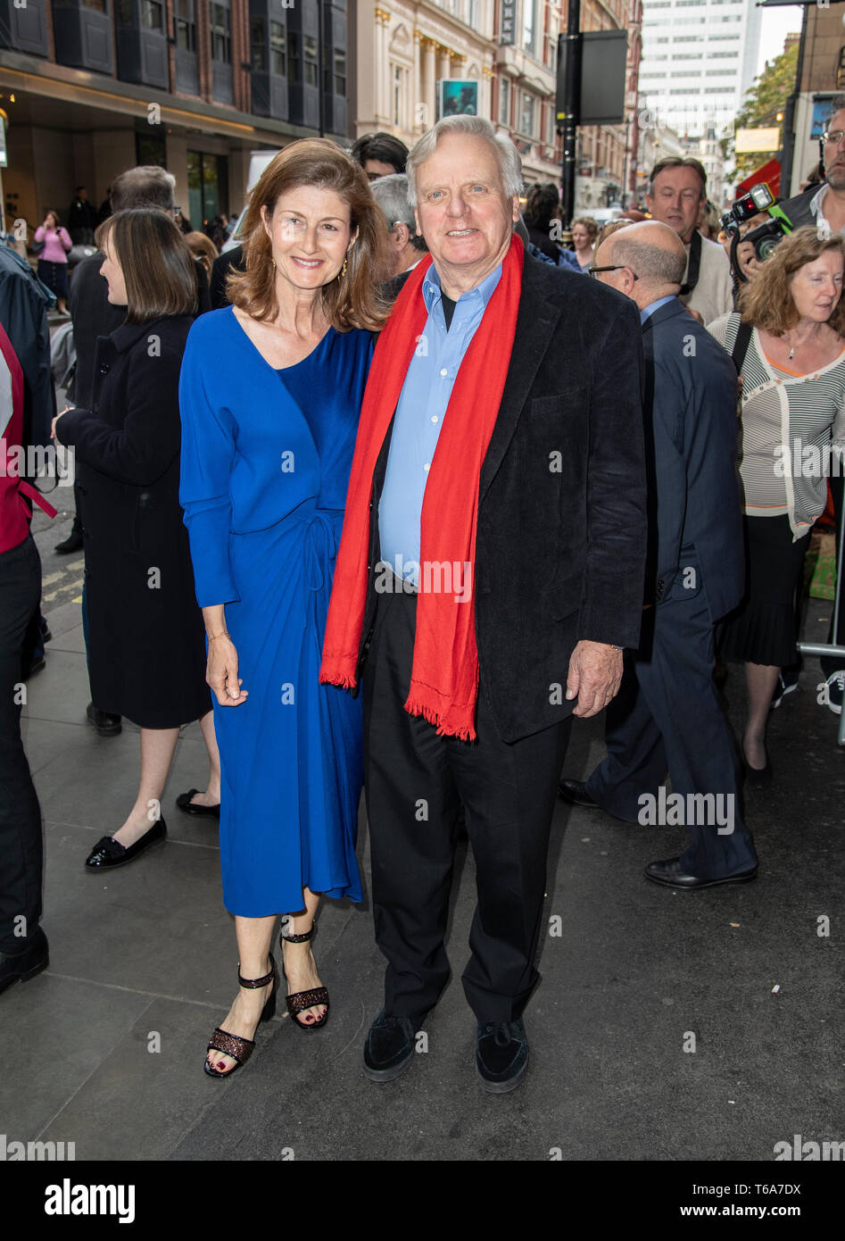 Londra, Regno Unito. 30 apr, 2019. Penelope Levinson e Michael Grade frequentare il 'man di La Mancha " apertura notturna al London Coliseum il 30 aprile 2019 a Londra, Regno Unito. Credito: Gary Mitchell, GMP Media/Alamy Live News Foto Stock