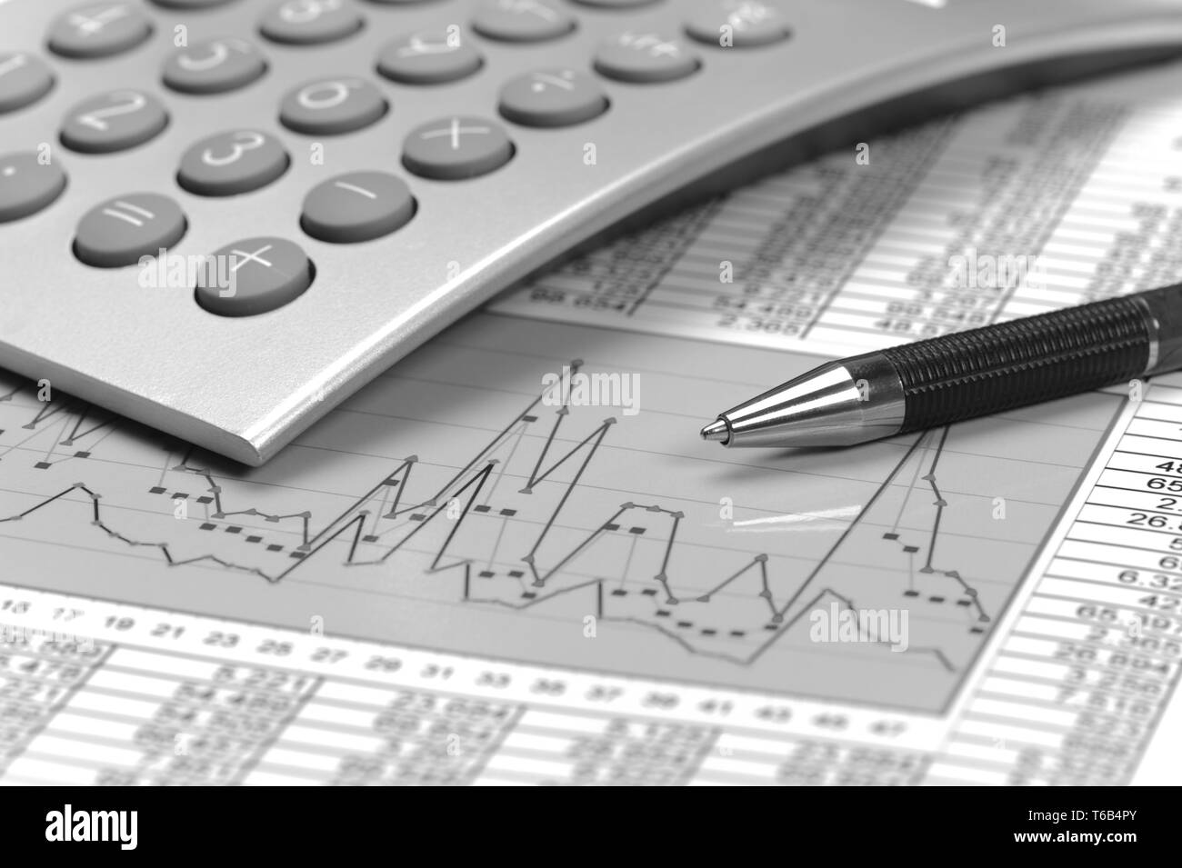 Finanza e Affari con grafico e calcolatrice al mercato azionario Foto Stock