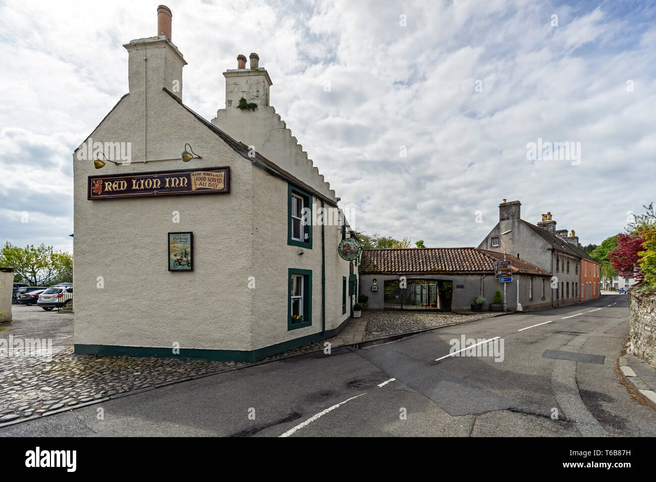 Il Red Lion Inn nella città di NTS Royal Burgh di Culross Fife Scozia UK Foto Stock