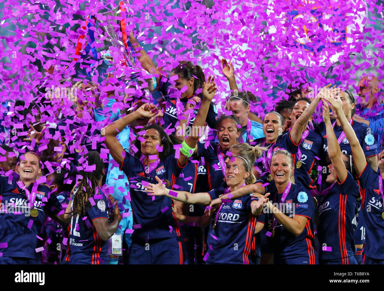 Olympique Lyonnais giocatori celebrare la loro vittoria del femminile UEFA Champions League 2018 Foto Stock