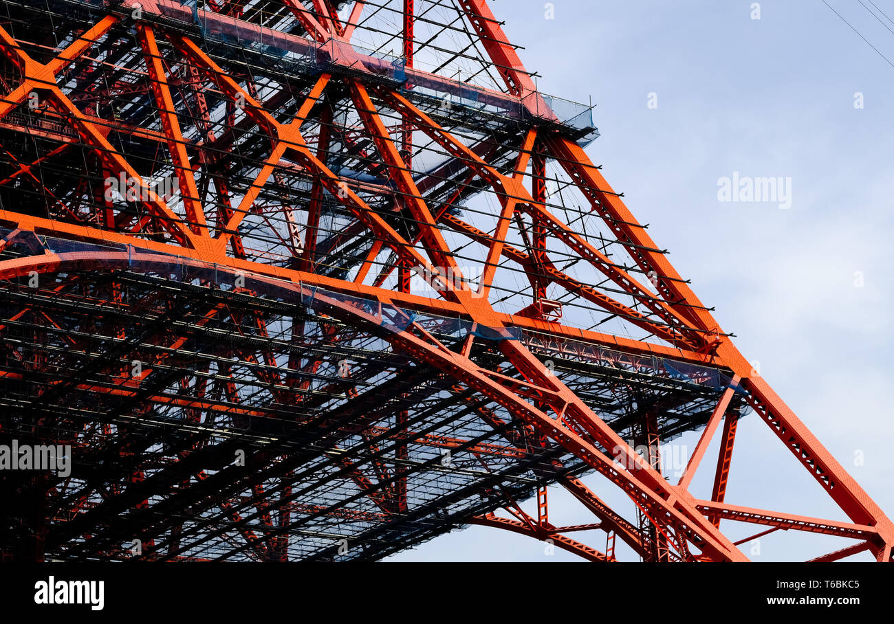 Un vicino intricato vista della base del Giappone della mitica Torre di Tokyo. Foto Stock