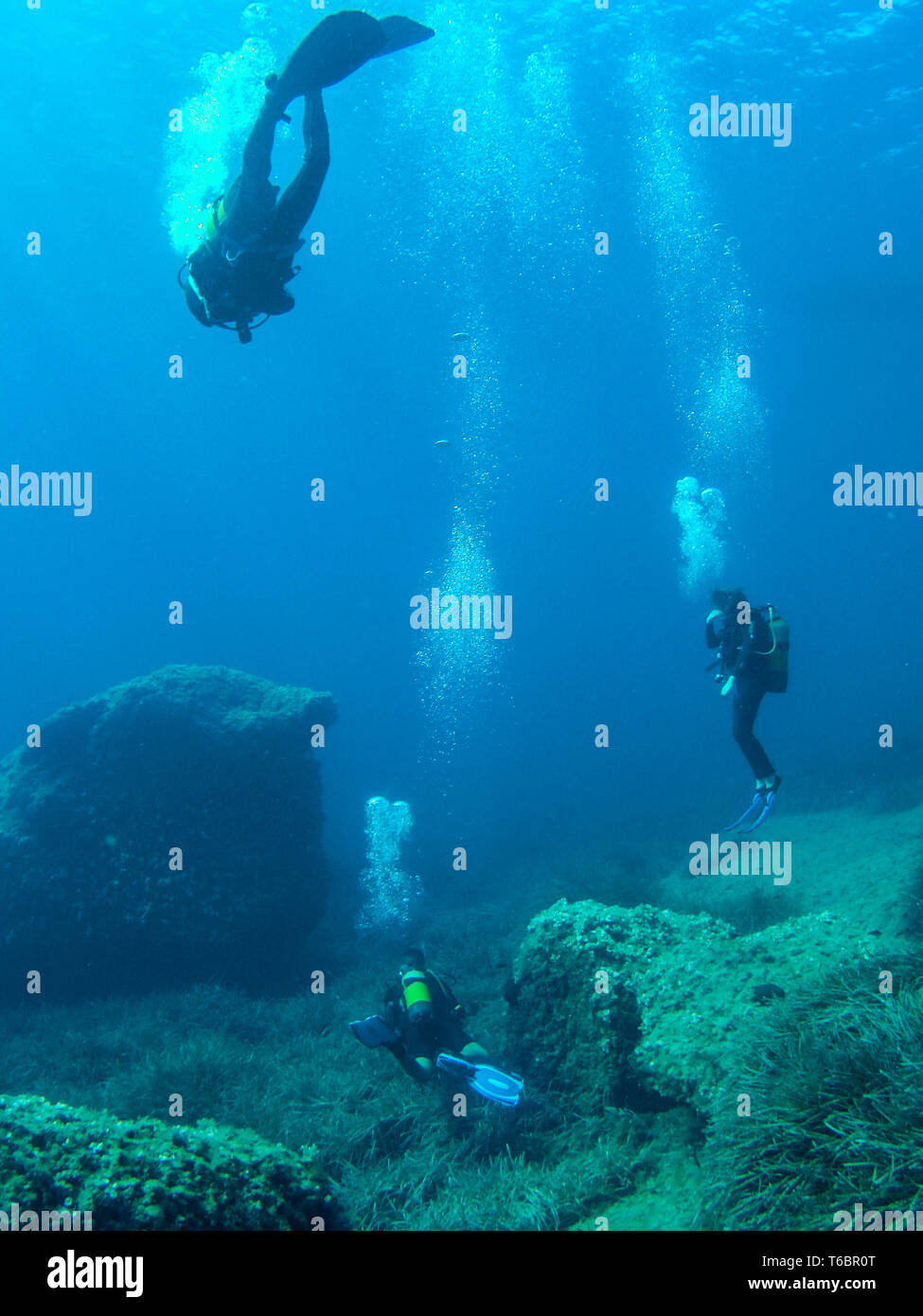 Immersioni subacquee accanto a Es Vedra isolotto. Isola di Ibiza. Isole Baleari. Spagna Foto Stock