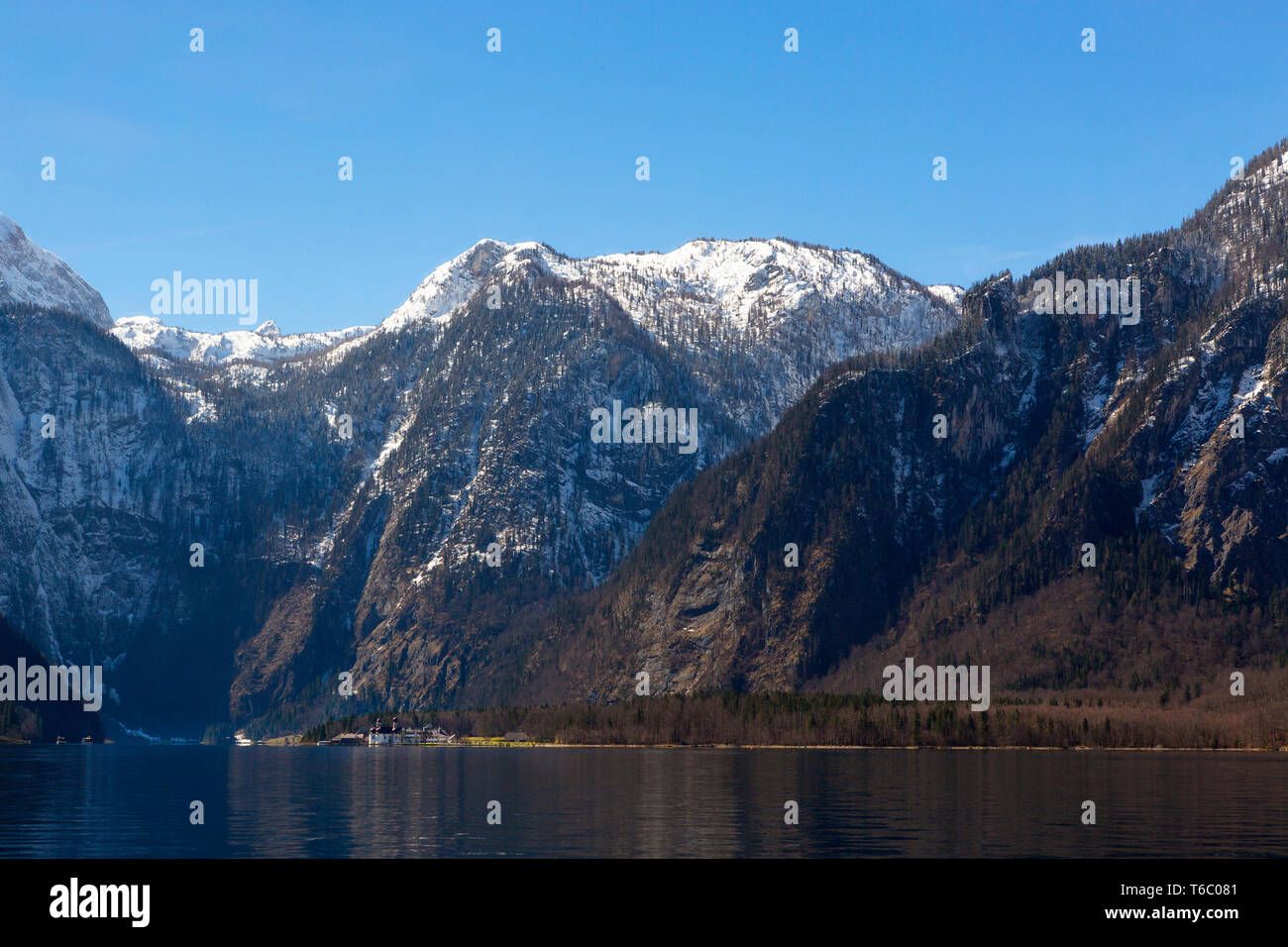 Il famoso lago Koenigssee in Baviera, Germania in primavera Foto Stock