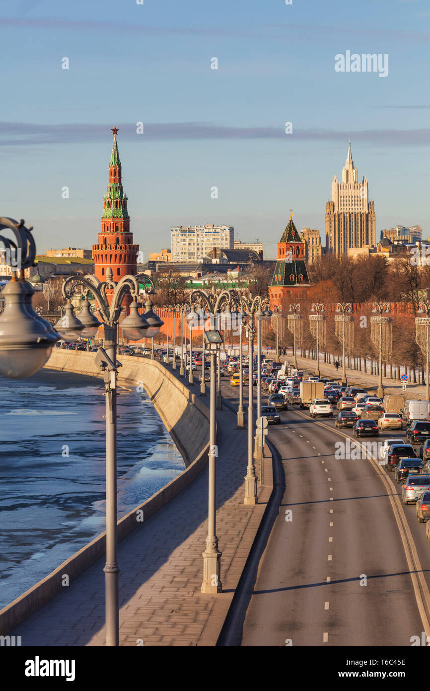 Paesaggio urbano, il Cremlino, fiume Moskva, Mosca, Russia Foto Stock