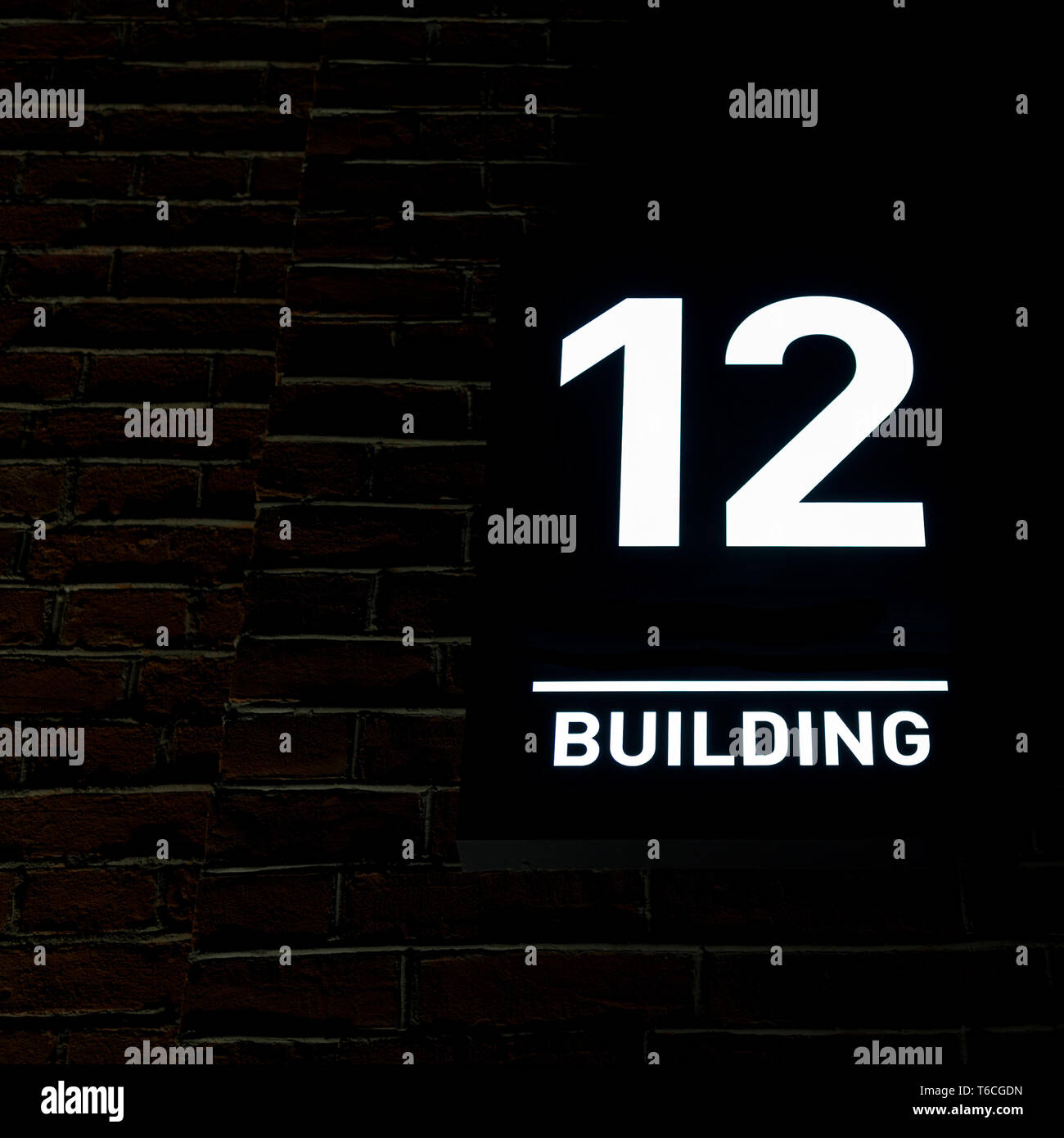 Numero dell'edificio 12. Targa Foto Stock