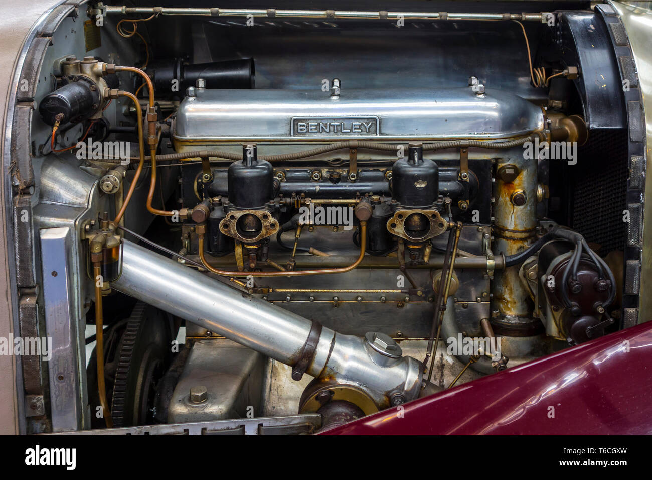 1928 British inline-quattro motore della Bentley 4 ½ litro racing car a Autoworld, vintage car museum a Bruxelles, in Belgio Foto Stock