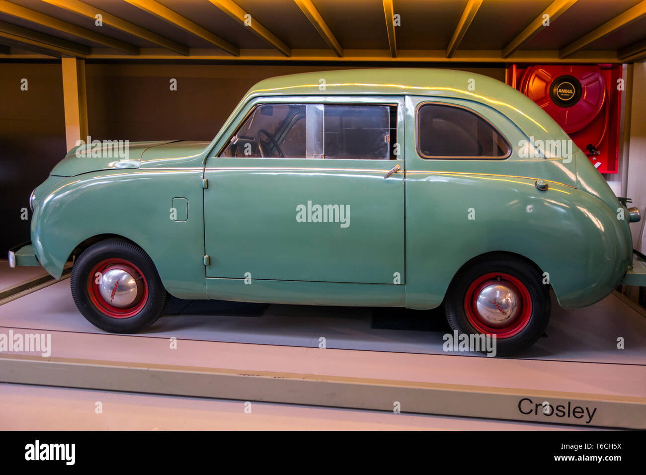 Crosley 1946-1949 Tipo 4, American classic auto ultracompatto che sta a Autoworld, vintage automobile museum a Bruxelles, in Belgio Foto Stock