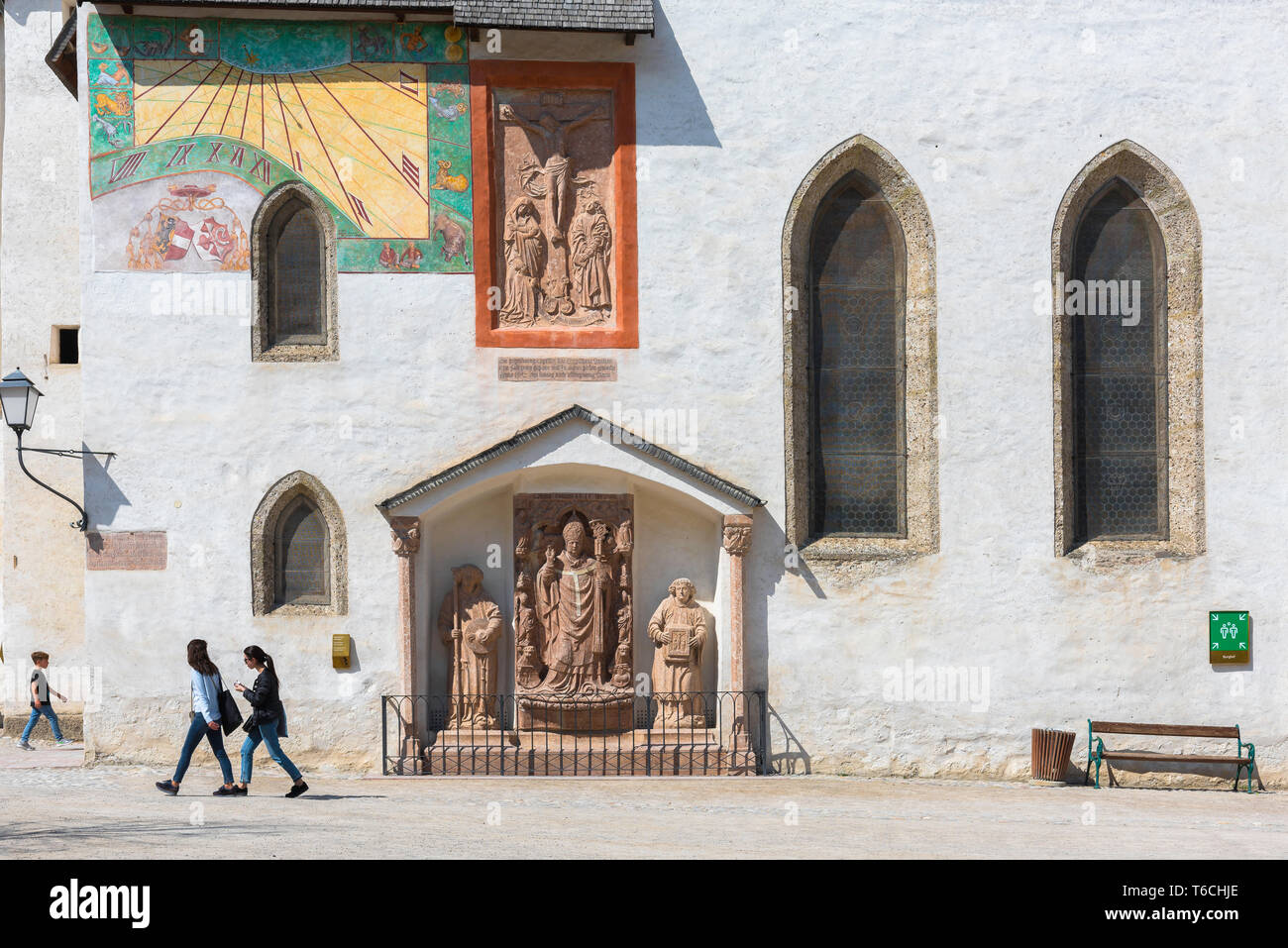 Il castello di Salisburgo chiesa, vista della parete sud della chiesa di San Giorgio situata nel cortile interno del castello di Salisburgo (Hohensalzburg), Austria. Foto Stock