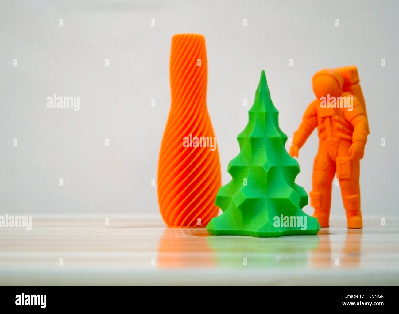 I modelli stampati su una stampante 3d. Progressiva additivo di moderna tecnologia. Copia spase, spase per il testo. Foto Stock