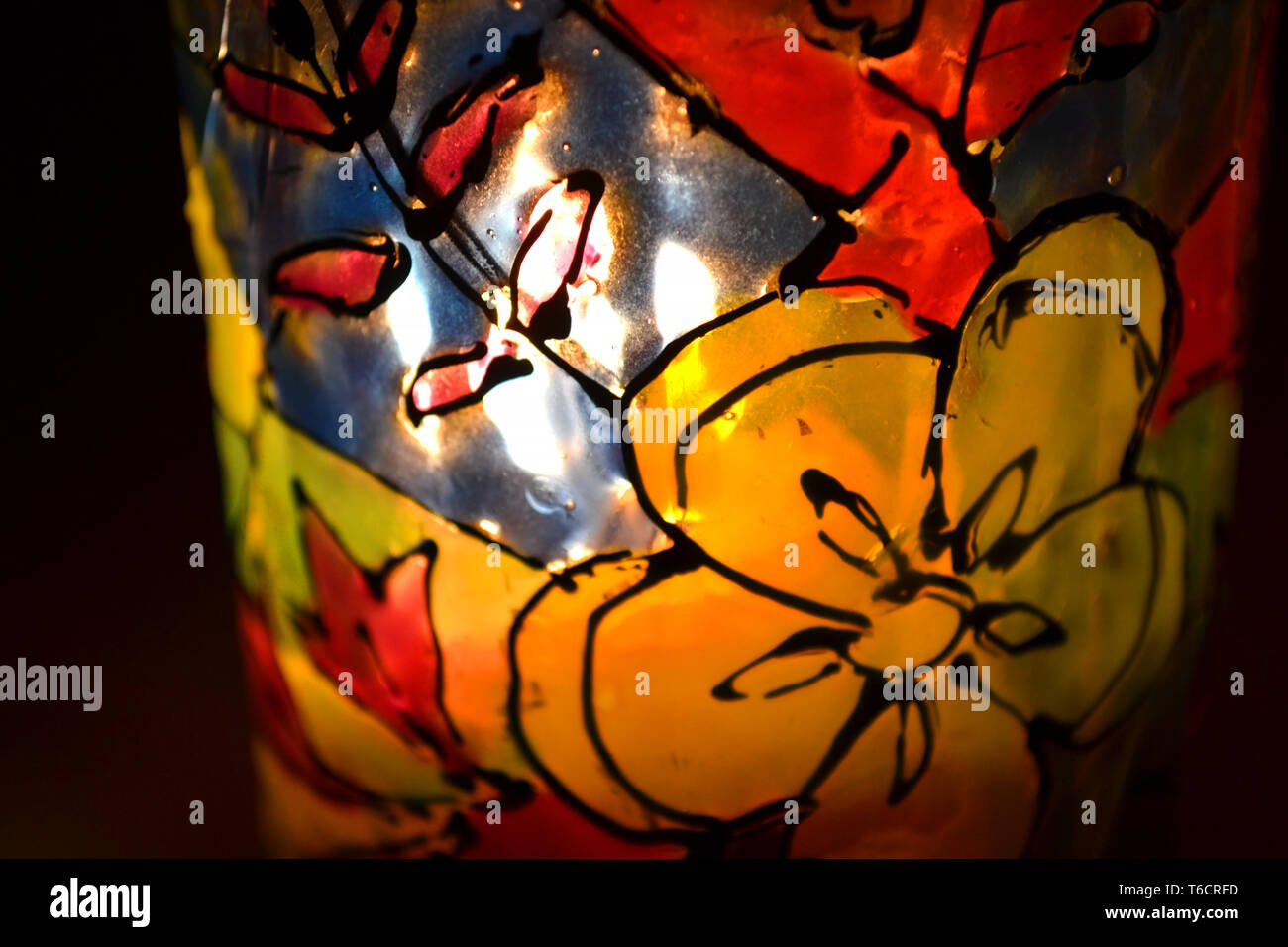 Disegno astratto vetrate dipinto su vetro, close-up macro Foto Stock