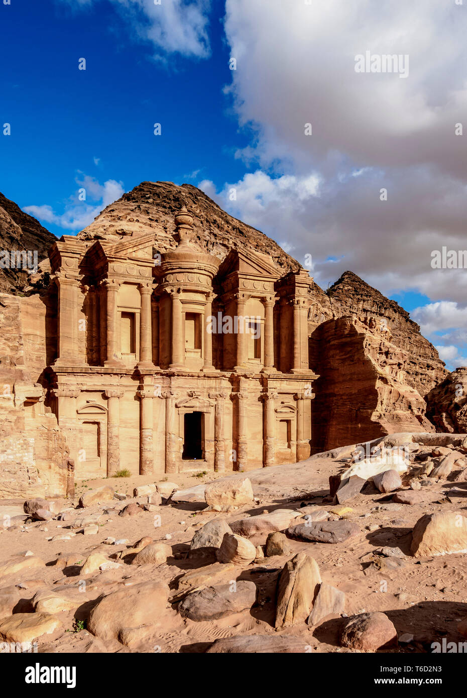 Il monastero, Ad-Deir, Petra, Ma'an Governatorato, Giordania Foto Stock