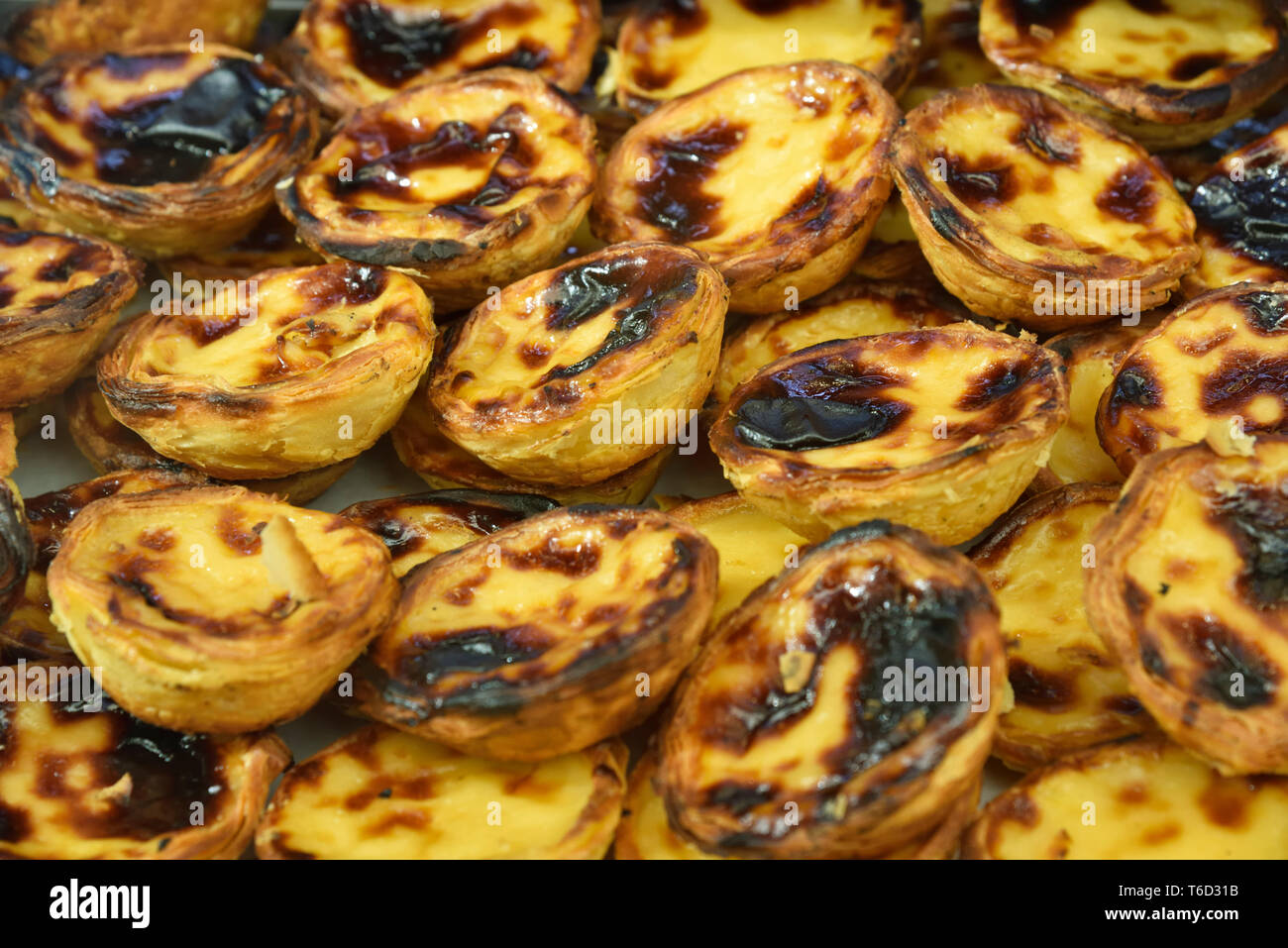 Tradizionale Pasteis de nata (crema pasticcera crostate). Belem, Lisboa Foto Stock