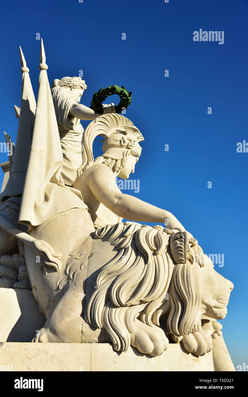 Dettaglio della Rua Augusta Arch al Terreiro do Paco (Praca do Comercio) uno dei centri del centro storico della città di fronte al fiume Tago. Portogallo Foto Stock