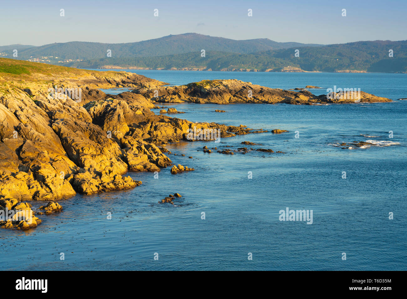 Spagna Galizia, Roncuda, vista della baia Foto Stock