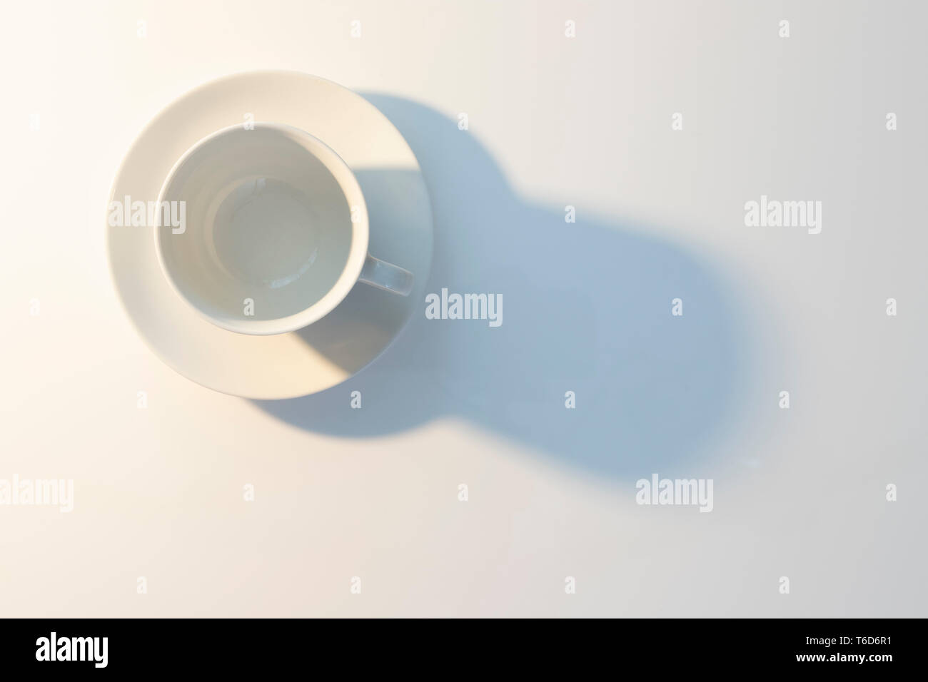 Tazza di caffè e lo spazio negativo Foto Stock