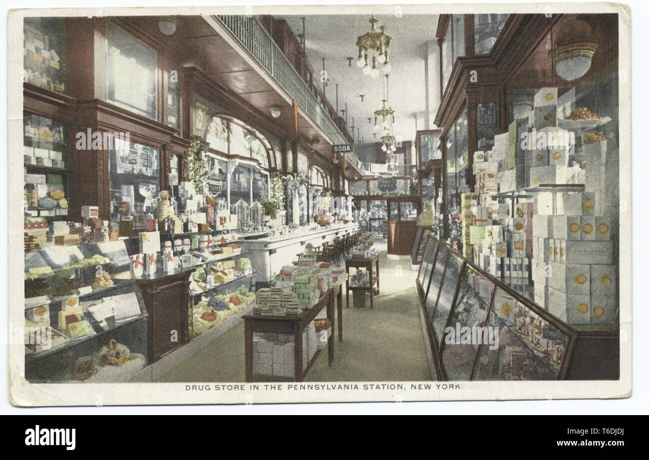 Detroit azienda fotografica cartolina vintage riproduzione della Drug Store in Pennsylvania Station, New York, 1914. Dalla Biblioteca Pubblica di New York. () Foto Stock