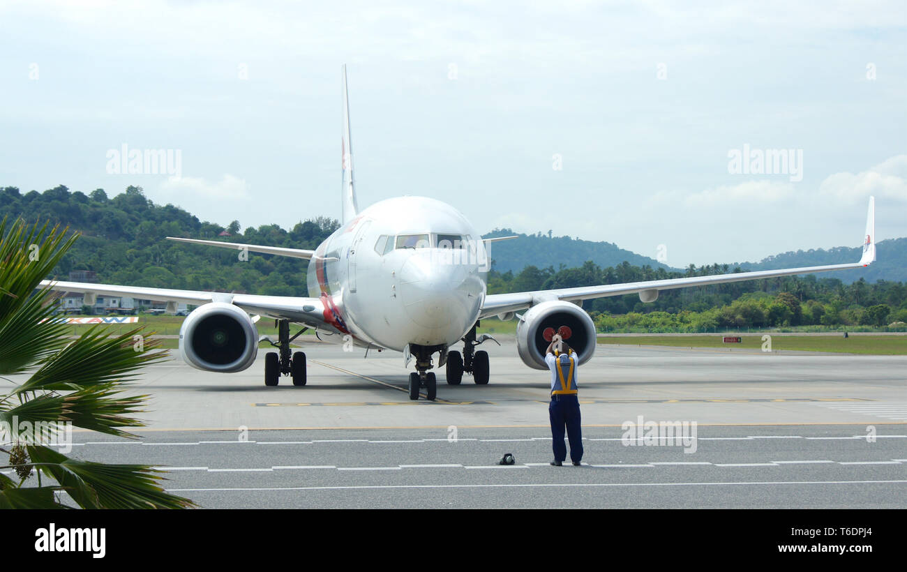 KEDAH, Langkawi, Malesia - Aprile 11th, 2015: Malaysia Airline aereo Boeing 737-800 All'aeroporto internazionale di Langkawi Foto Stock