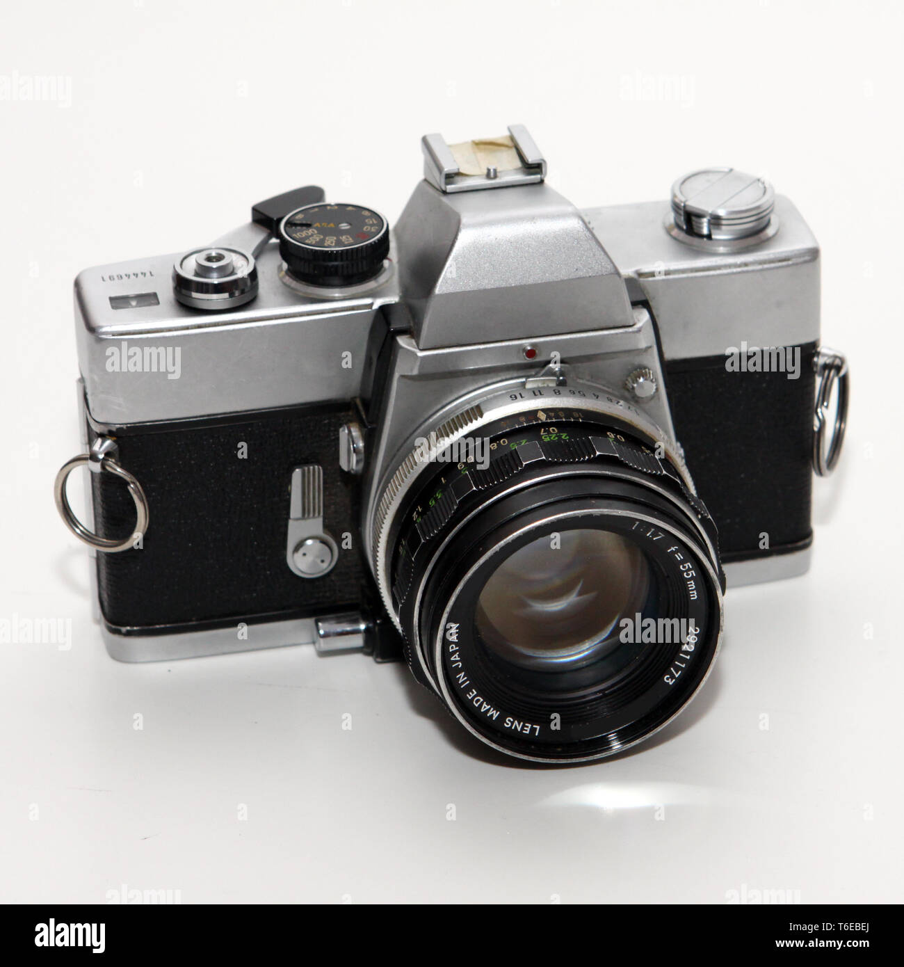 Vecchio analogico fotocamera reflex Foto Stock