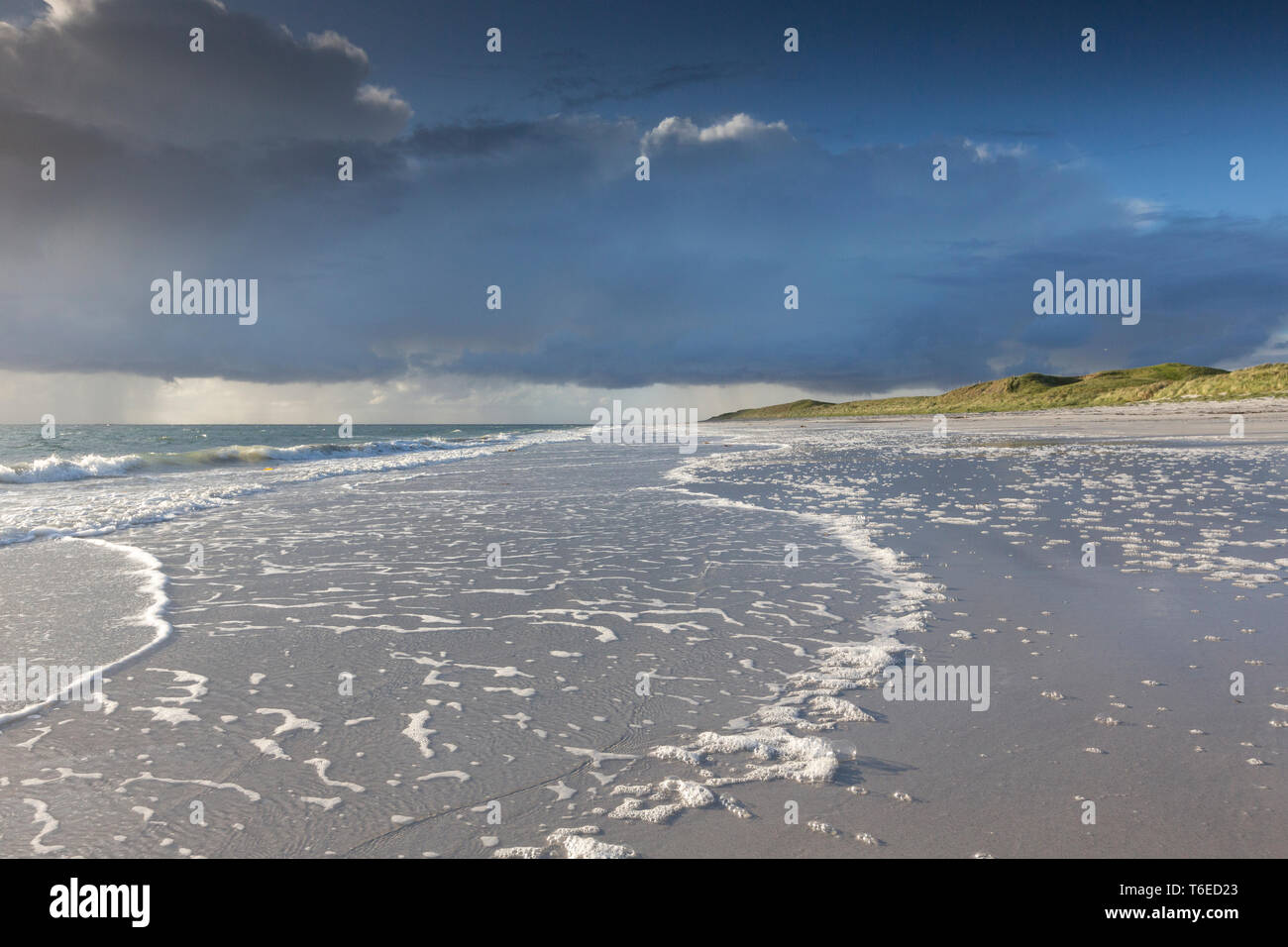 Spiaggia di sera di scena a Boisdale, Isola di South Uist, Scozia. Foto Stock