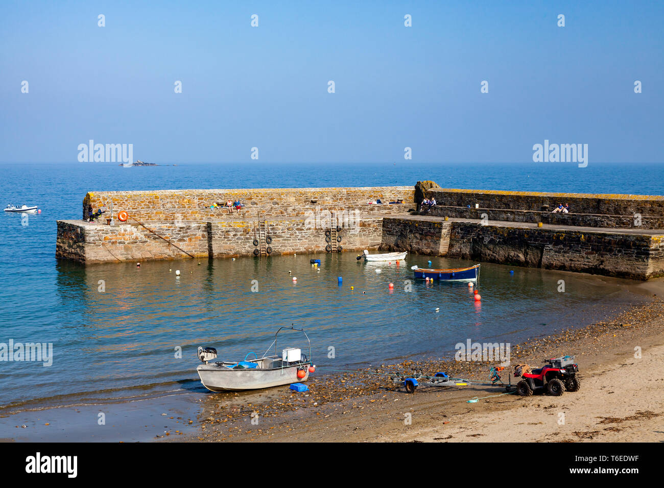 La spiaggia e il porto di gorran haven Cornwall Inghilterra UK Europa Foto Stock