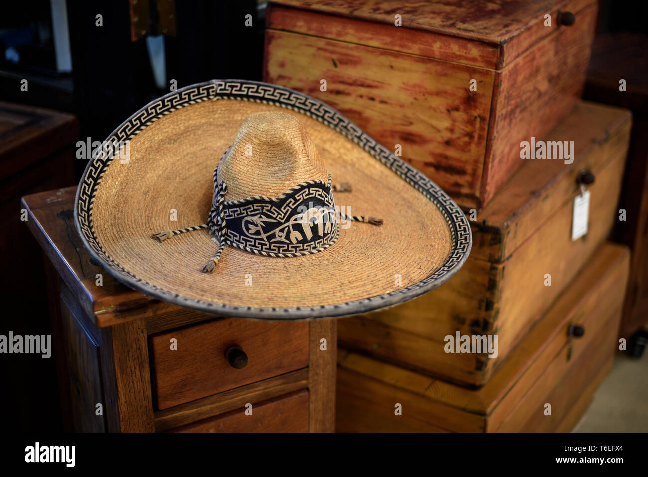 Vintage sombrero messicano per la vendita in un negozio a Santa Fe, New Mexico USA Foto Stock