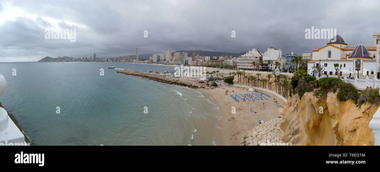 Benidorm,Alicante,Spagna;2019-04-29: vista panoramica della spiaggia di Benidorm Alicante in Spagna Foto Stock