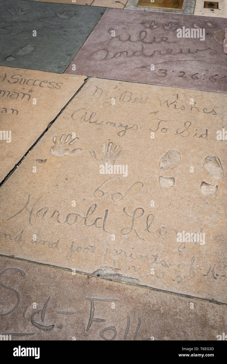Celebrità di Hollywood impronte in TCL Chinese Theatre di Hollywood Boulevard, Los Angeles, California, Stati Uniti d'America Foto Stock