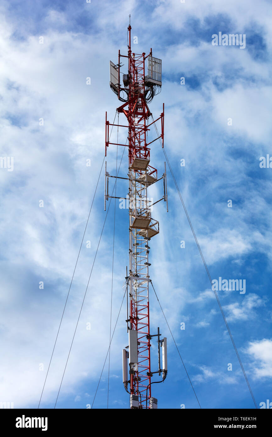 Antenna del cellulare tower Foto Stock