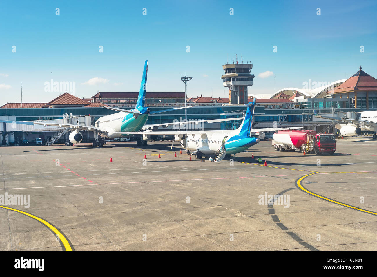 Gli aerei in pista, dall'aeroporto di Denpasar, Bali Foto Stock