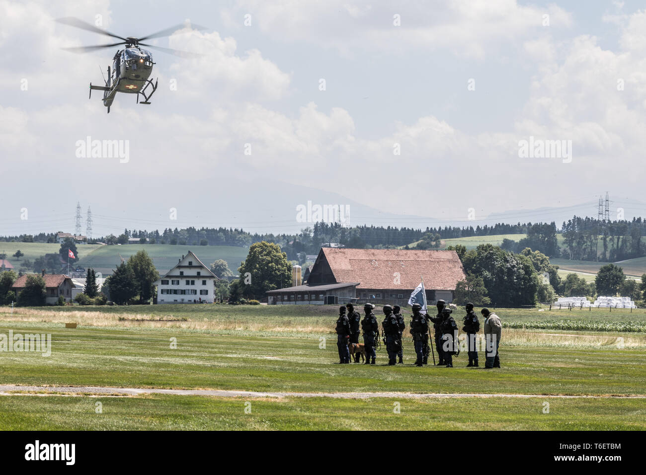 Unità speciale lynx di Lucerna la polizia nel corso di un esercizio, Beromünster, Lucerna, Svizzera, Europ Foto Stock