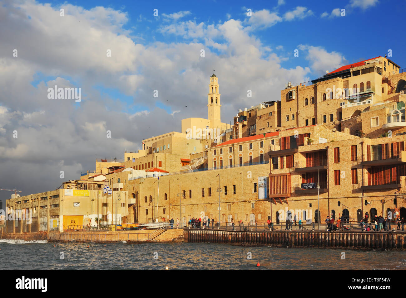 Giornata di sole nel porto antico della Vecchia Jaffa Foto Stock