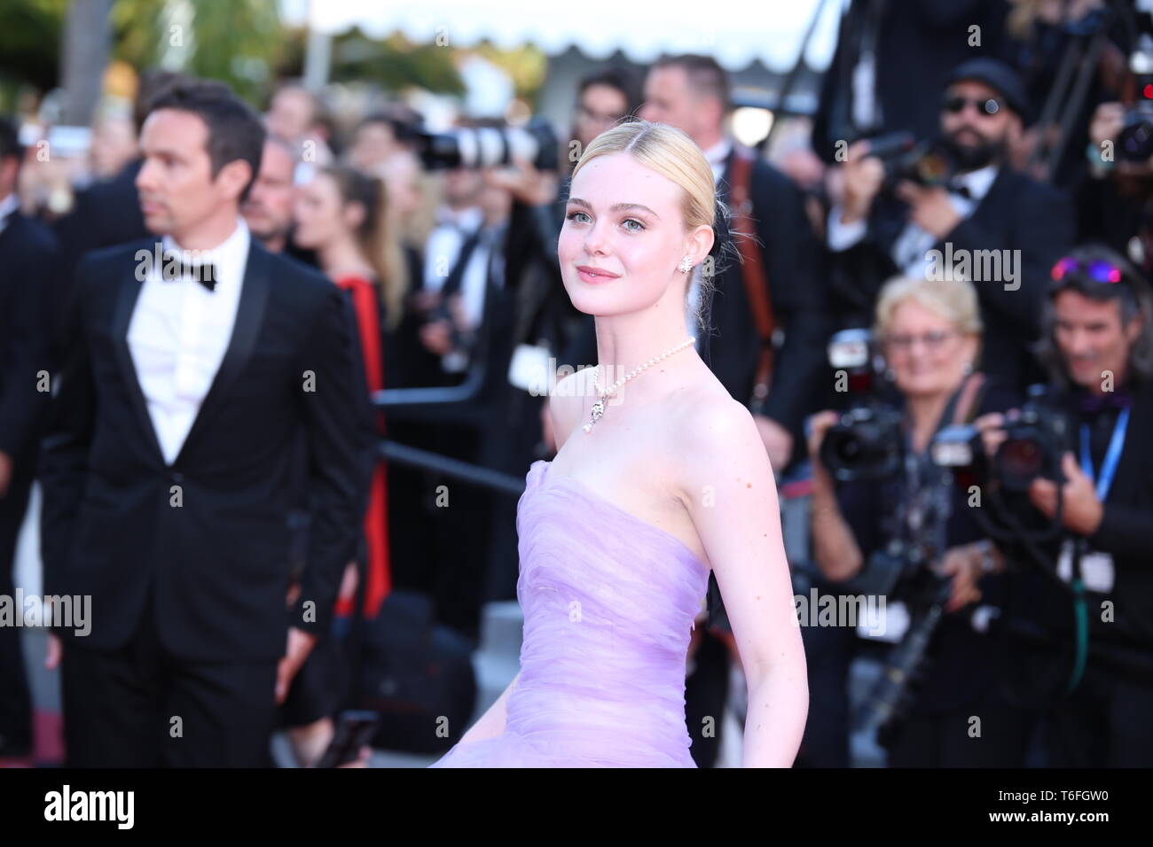 CANNES, Francia - 24 Maggio 2017: Elle Fanning assiste "ingannato" proiezione al settantesimo Cannes Film Festival (Foto: Mickael Chavet) Foto Stock