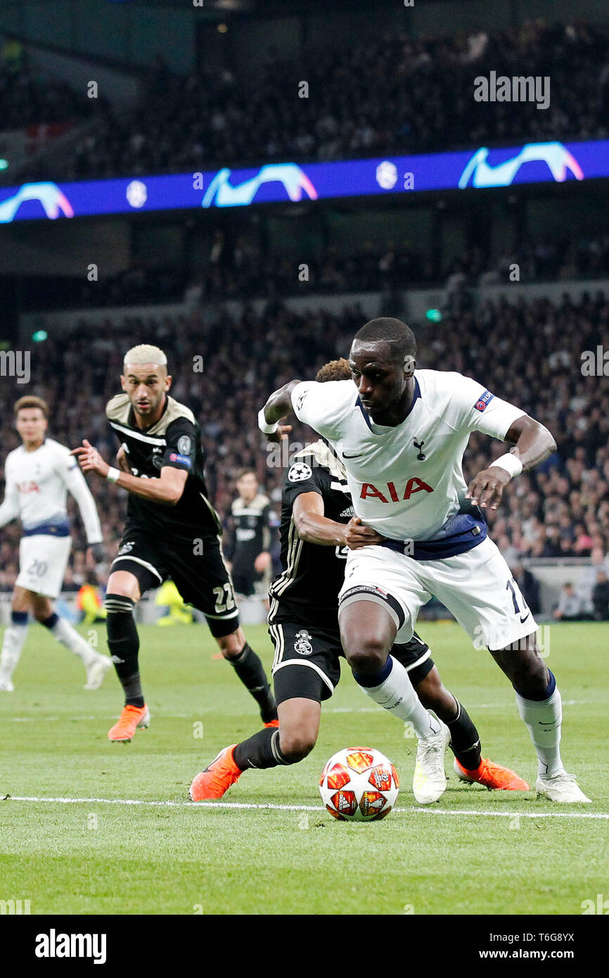 Londra, Regno Unito. 30 apr, 2019. Moussa Sissoko del Tottenham durante la UEFA Champions League Semi Final match tra Tottenham Hotspur e Ajax a Tottenham Hotspur Stadium, Londra, Inghilterra il 30 aprile 2019. Foto di Carlton Myrie. Solo uso editoriale, è richiesta una licenza per uso commerciale. Nessun uso in scommesse, giochi o un singolo giocatore/club/league pubblicazioni. Foto Stock