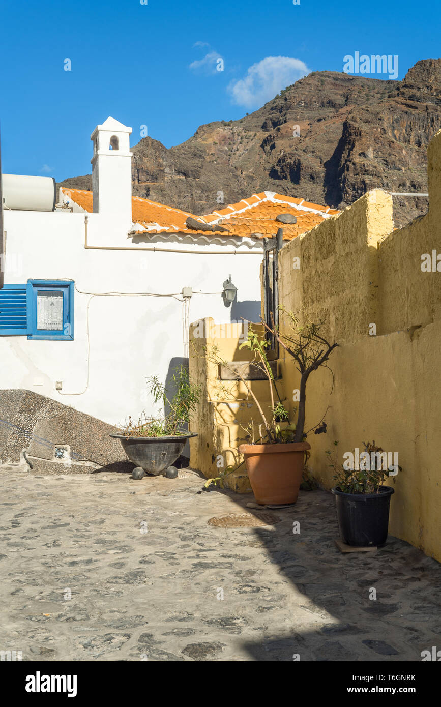 Vicolo nel villaggio turistico La Calera Foto Stock