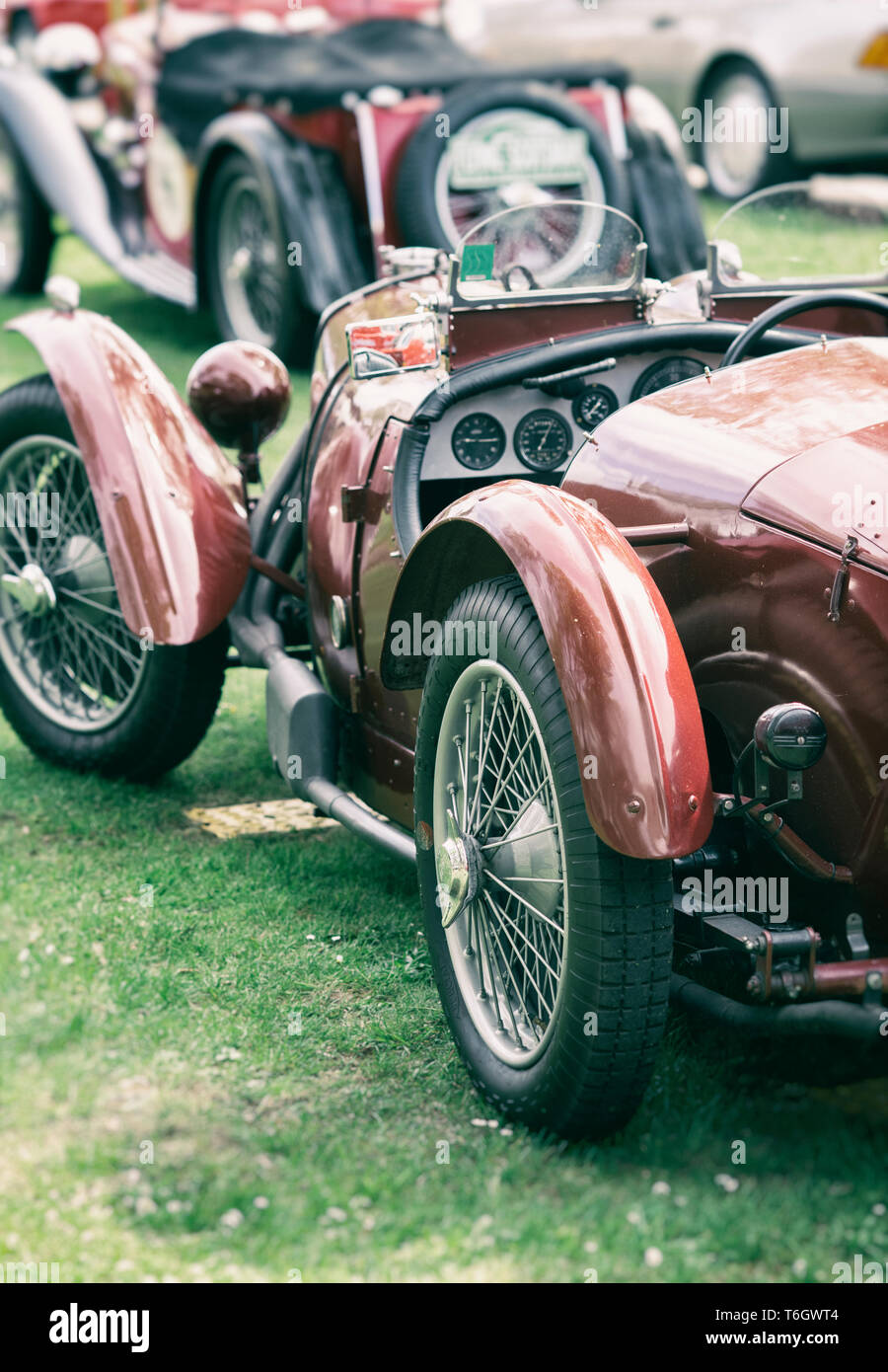 1930 Riley Brooklands classic car a Bicester Heritage Centre 'Drive giorno'. Bicester, Oxfordshire, Inghilterra. Vintage filtro applicato Foto Stock