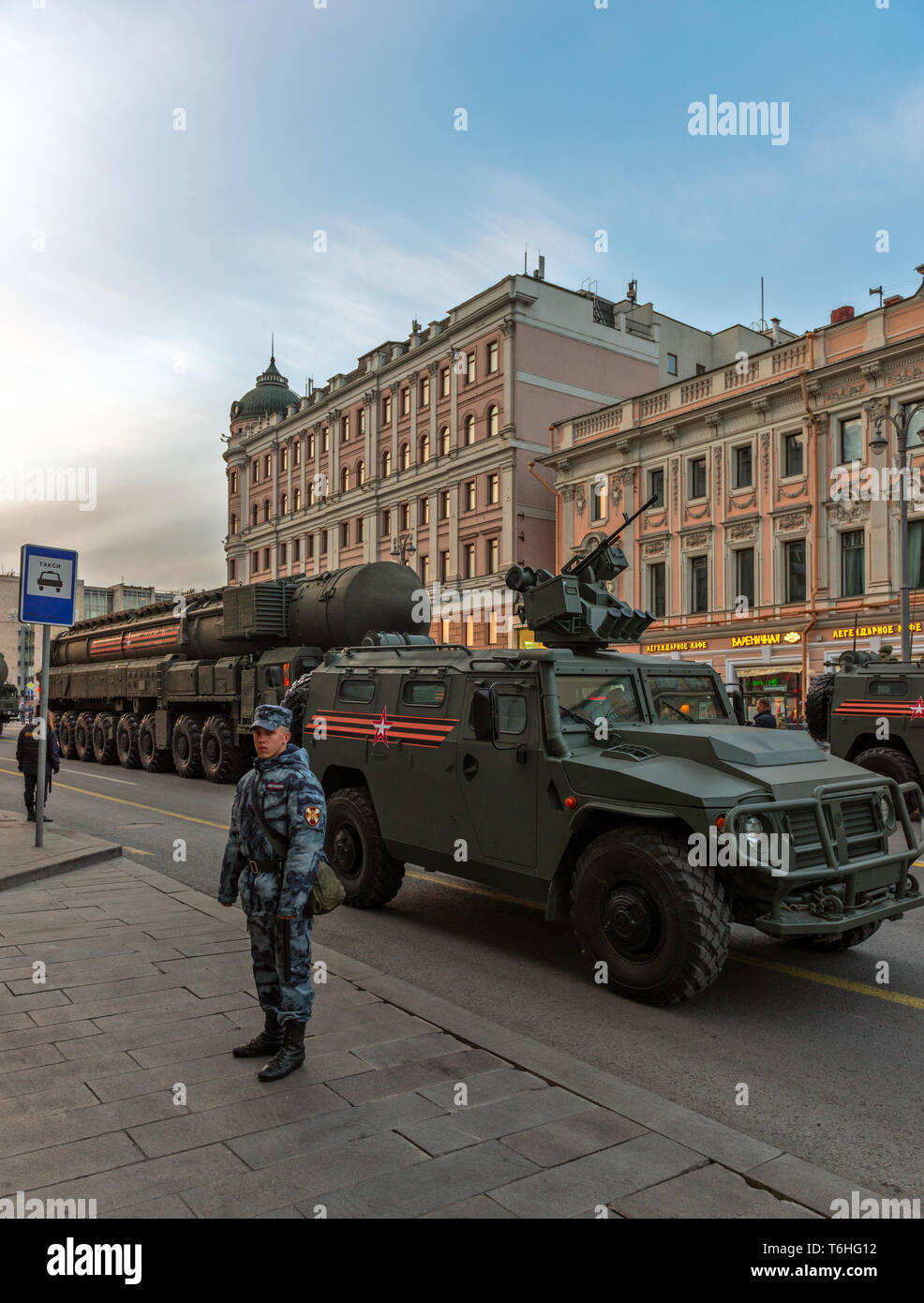 Mosca, Russia - 04.29.2018: Prove di una parata militare per la celebrazione di una vittoria al giorno Foto Stock