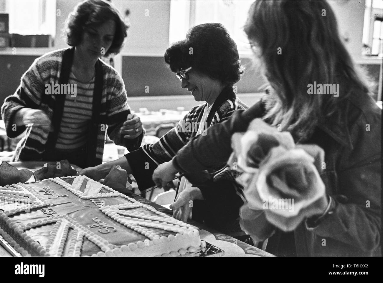 2/24 Tower Hamlets Mansford St festa giubilare 1977 Foto Stock