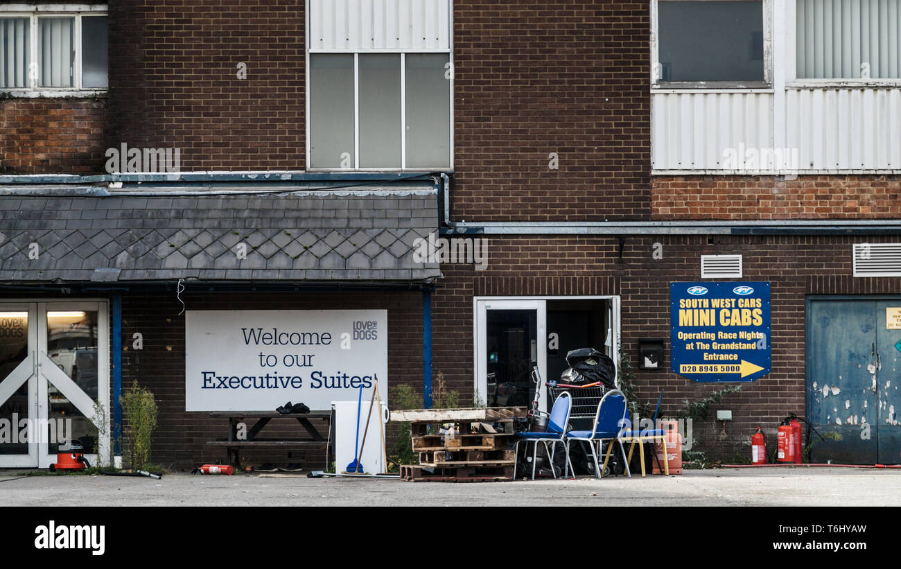 Wimbledon Greyhound Stadium, l'ultima possibilità di vedere la prima è stata demolita Foto Stock