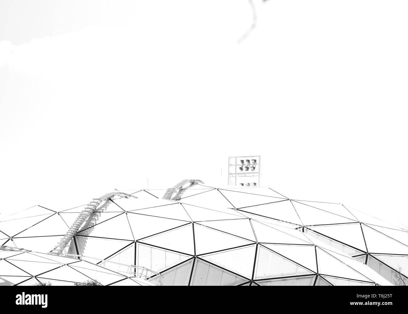 Tetto a cupola di un stadio sportivo in chiave di elevata Foto Stock