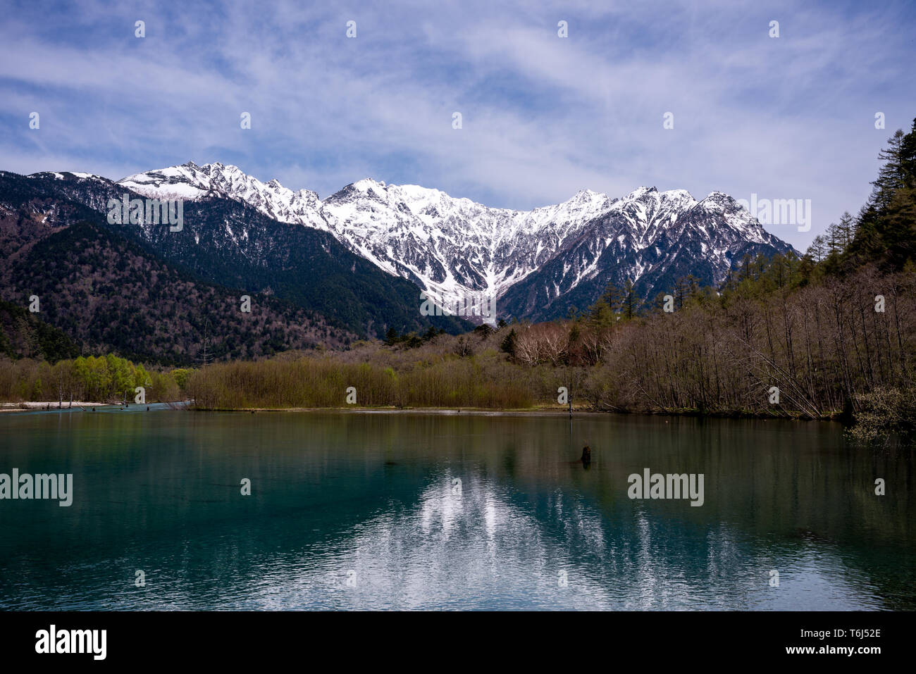 Di kamikochi con cielo blu Foto Stock