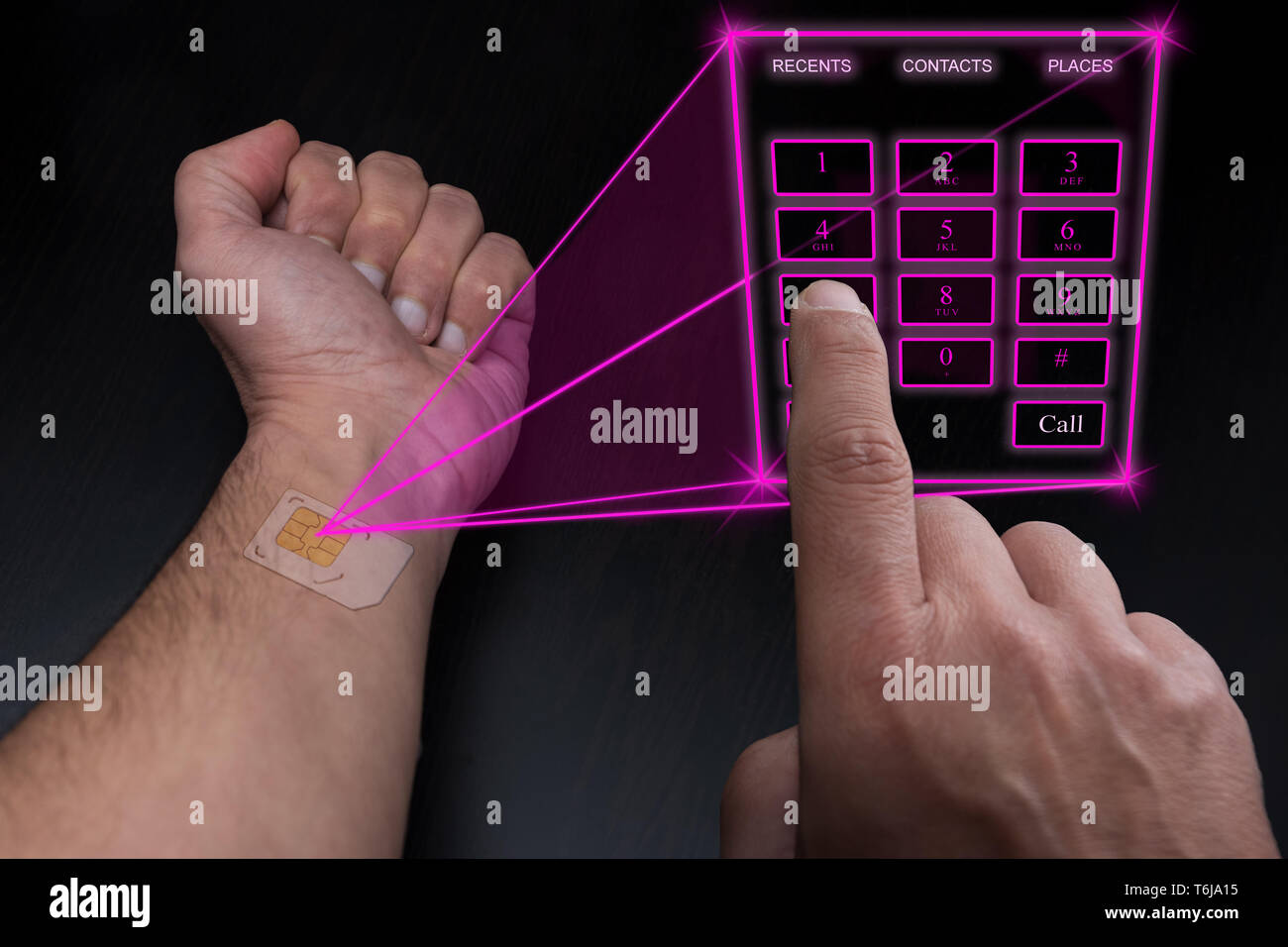 Olografica tastierino telefonico proiettato dalla SIM impiantati sotto la pelle Foto Stock