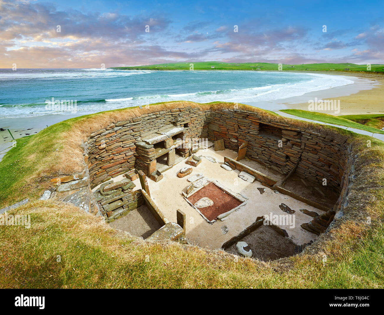 Il villaggio neolitico le rovine di Skara Brae, circa 2.500, un sito Patrimonio Mondiale dell'UNESCO. Isole Orcadi, Scozia Foto Stock