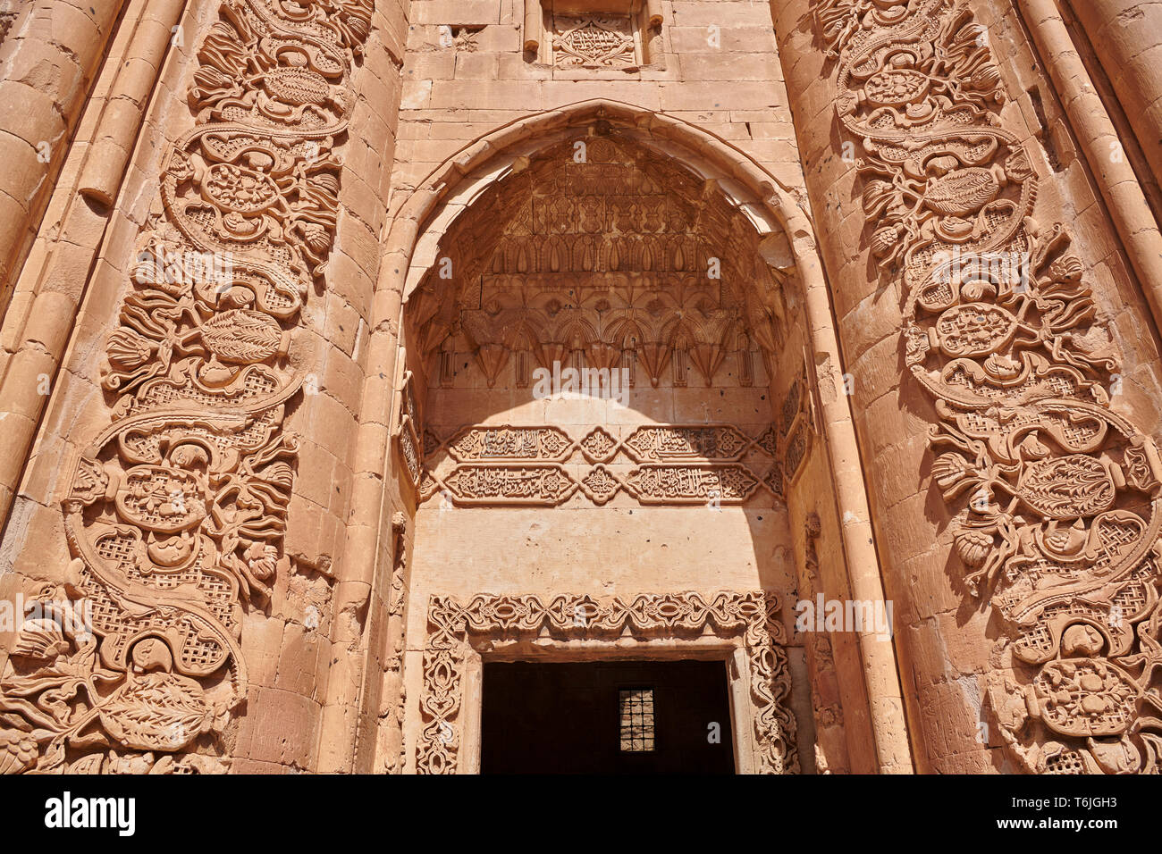 Cortile e ingresso al Mausoleo del xviii secolo architettura ottomana del Ishak Pasha Palace Turchia Foto Stock