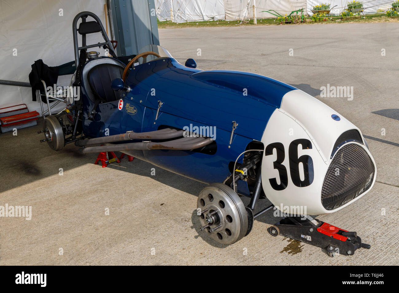 1952 Cooper-Bristol MkI T20 con ruote off nel paddock di Goodwood 77th Assemblea dei Soci, Sussex, Regno Unito. Foto Stock